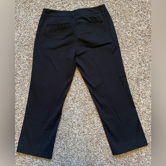 New York & Company Stretch Women’s Black Capri Pants. Size 4 - Picture 5 of 7